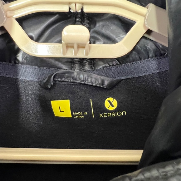 |•XERSION•| Black Activewear Coat Size Large - Picture 10 of 13